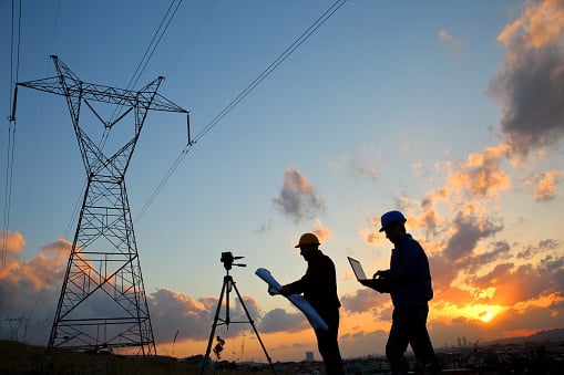 Why All Electrical Contractors Need a 24/7 Call Answering Service